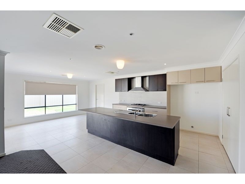 2 Yellowgum Drive, Kialla VIC 3631