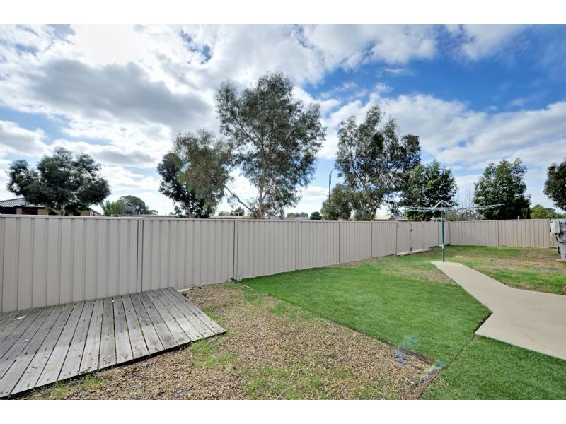 2 Yellowgum Drive, Kialla VIC 3631