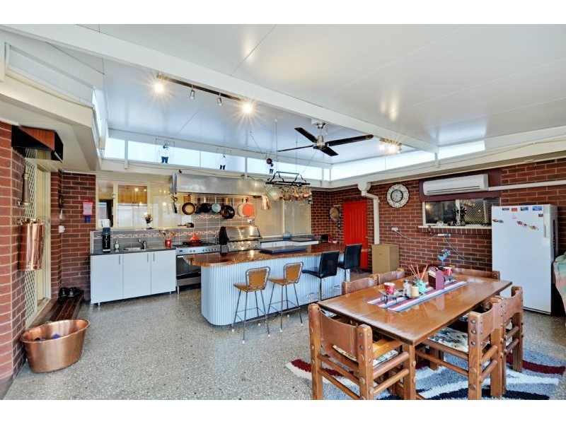 6 Holstein Court, Shepparton VIC 3630