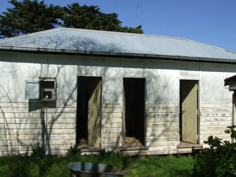 239 Connewarren Lane, Mortlake VIC 3272