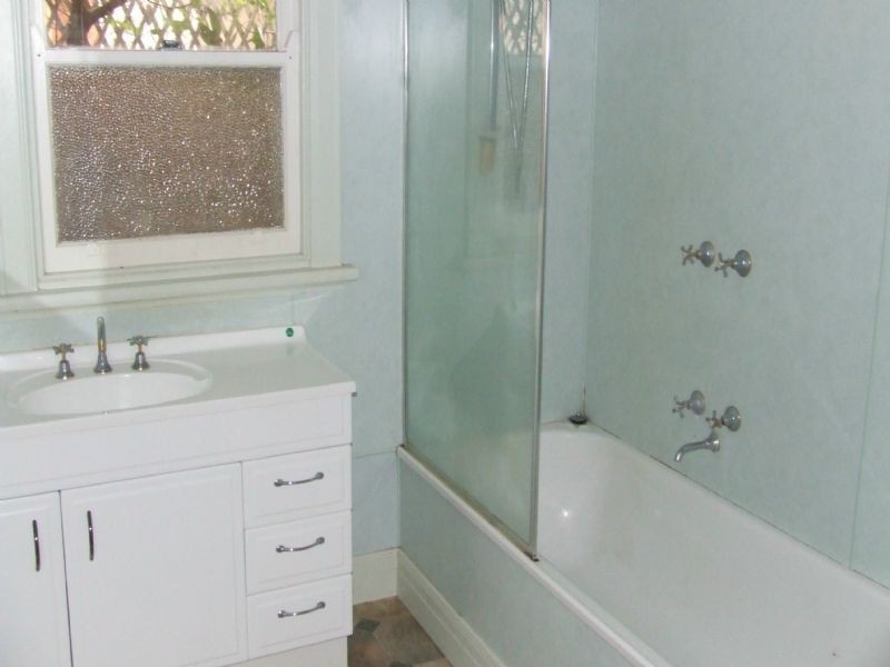 2 Birdwood Avenue, Warrnambool VIC 3280