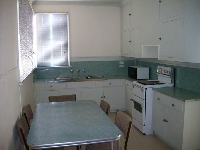 76 Darlington Rd , Mortlake VIC 3272