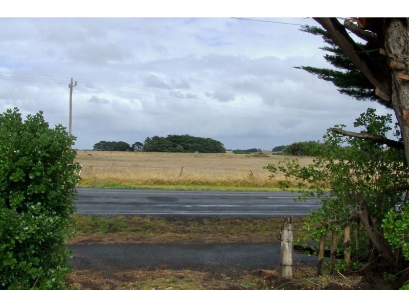 16 Albert Street, Woodford VIC 3281