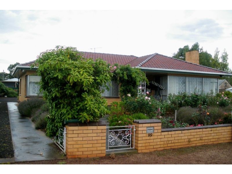 99 Bell Street, Penshurst VIC 3289