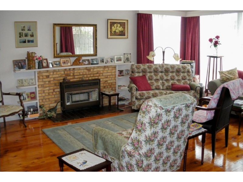 99 Bell Street, Penshurst VIC 3289