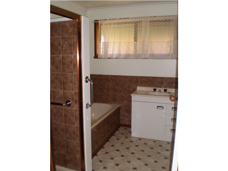 2/86 Curdie Street, Cobden VIC 3266