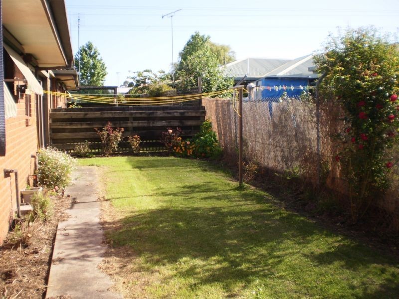 2/86 Curdie Street, Cobden VIC 3266