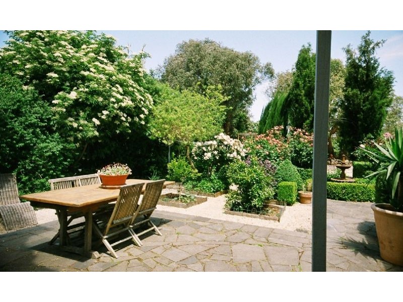 111 Commercial Road, Koroit VIC 3282