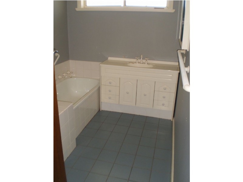 19 Pecton Avenue, Warrnambool VIC 3280