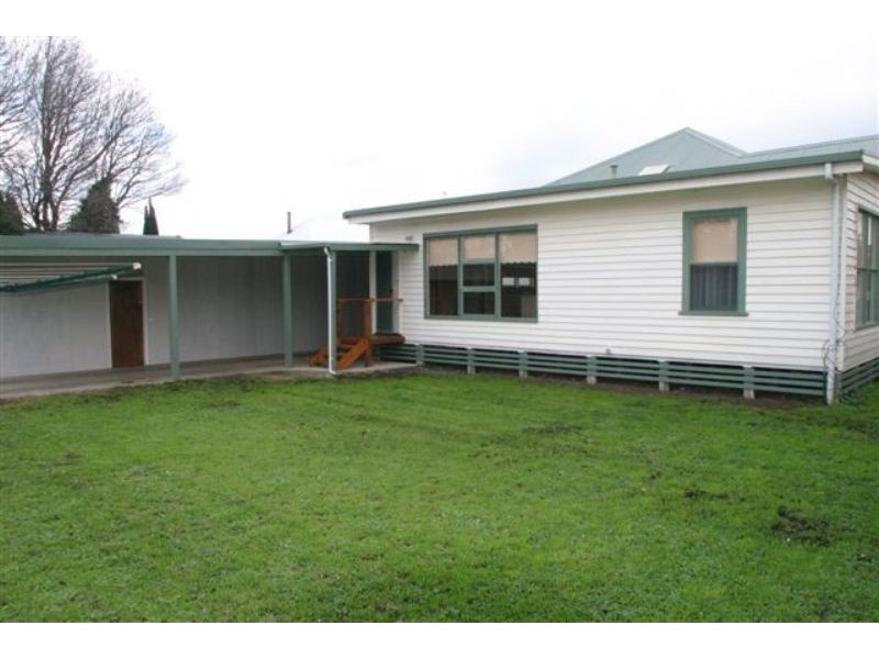 16 Commercial Place, Koroit VIC 3282