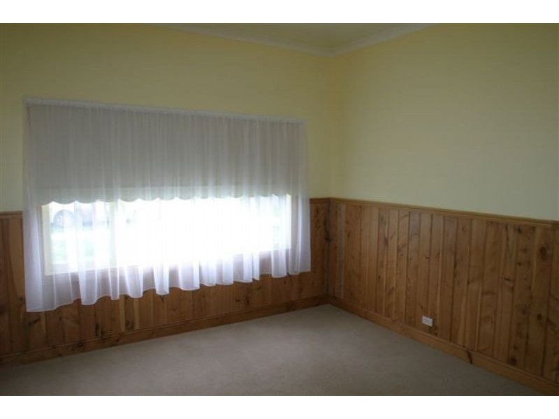 16 Commercial Place, Koroit VIC 3282