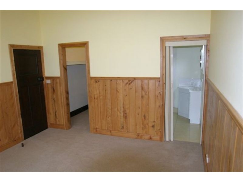 16 Commercial Place, Koroit VIC 3282