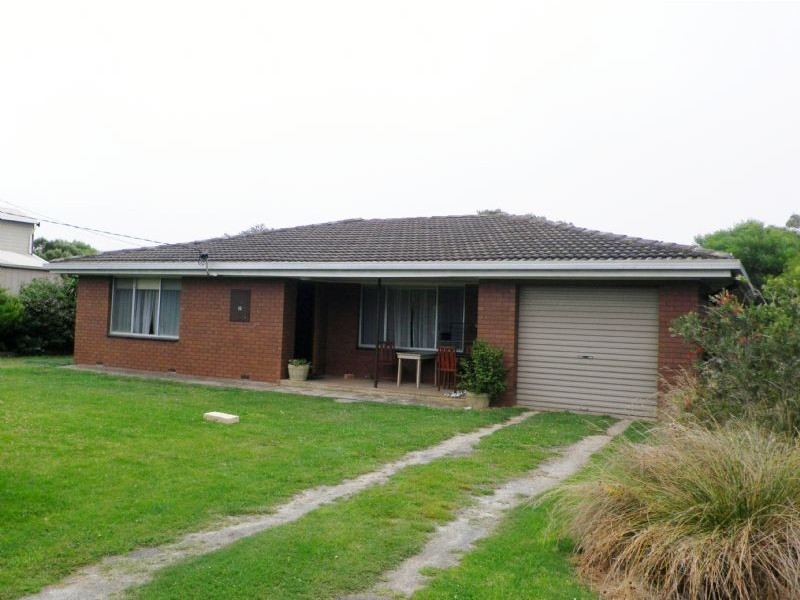 10 Newfield Street, Peterborough VIC 3270