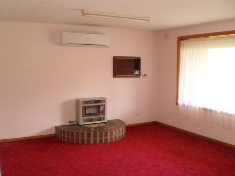 10 Newfield Street, Peterborough VIC 3270