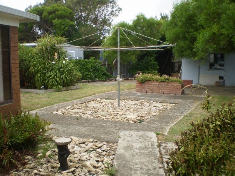 10 Newfield Street, Peterborough VIC 3270