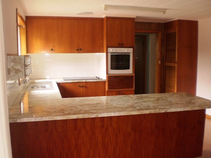 10 Newfield Street, Peterborough VIC 3270