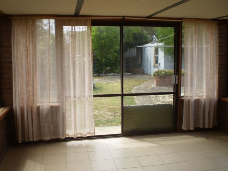 10 Newfield Street, Peterborough VIC 3270