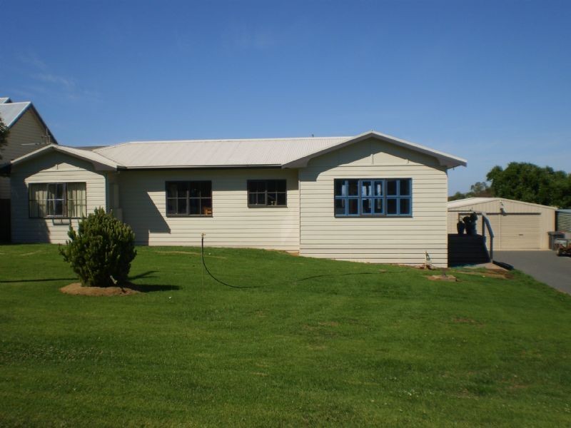 22 Walkers Lane, Koroit VIC 3282