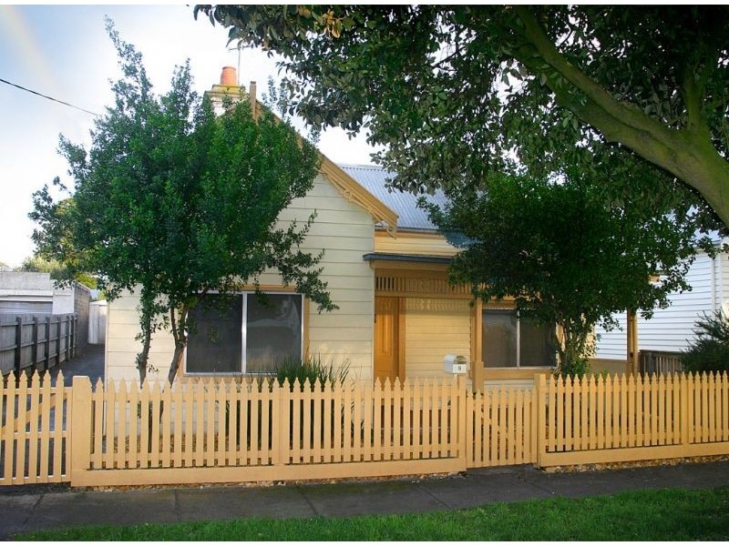 8 Wishart Street, Port Fairy VIC 3284