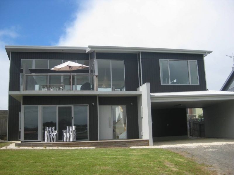 25 Reardon Street, Port Fairy VIC 3284
