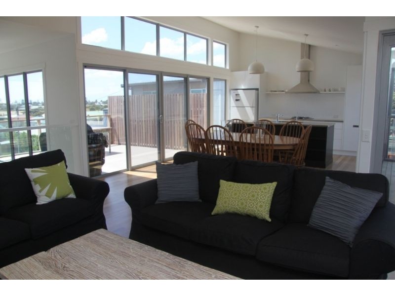 25 Reardon Street, Port Fairy VIC 3284
