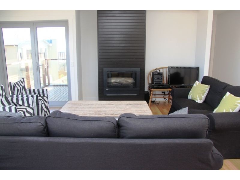 25 Reardon Street, Port Fairy VIC 3284