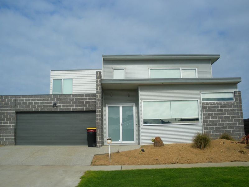 3 Martin Laurence Place, Port Fairy VIC 3284