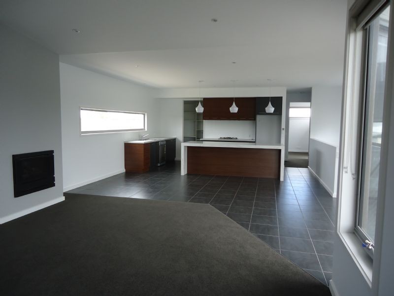 9 Jedburgh Way, Warrnambool VIC 3280