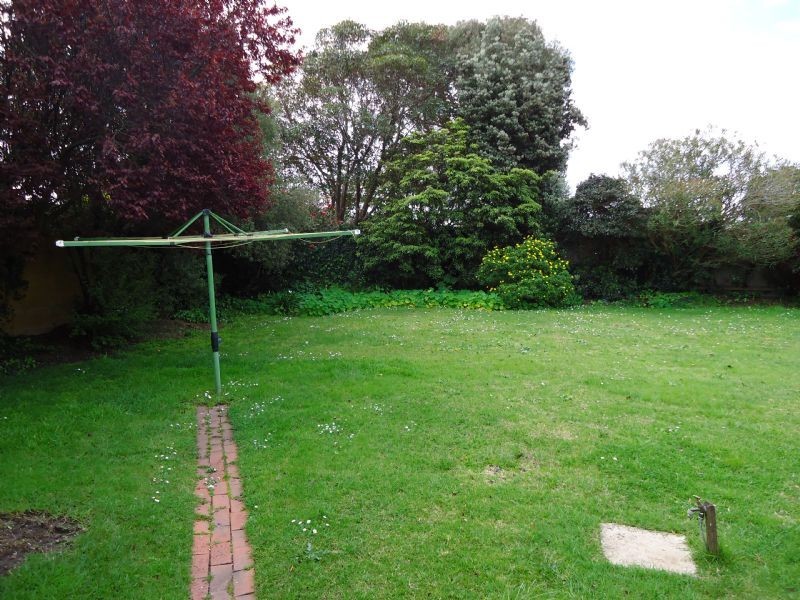 8 Iona Avenue, Warrnambool VIC 3280