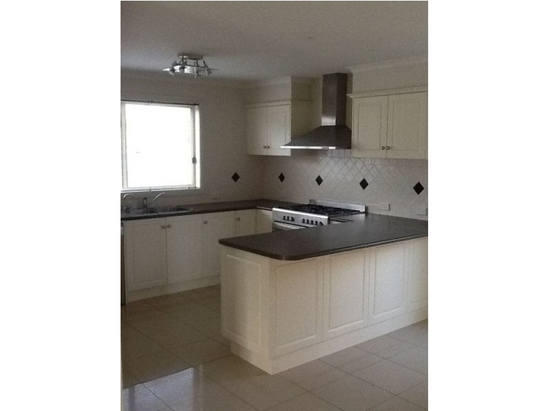 8 Walker Court, Warrnambool VIC 3280