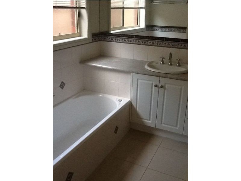 8 Walker Court, Warrnambool VIC 3280