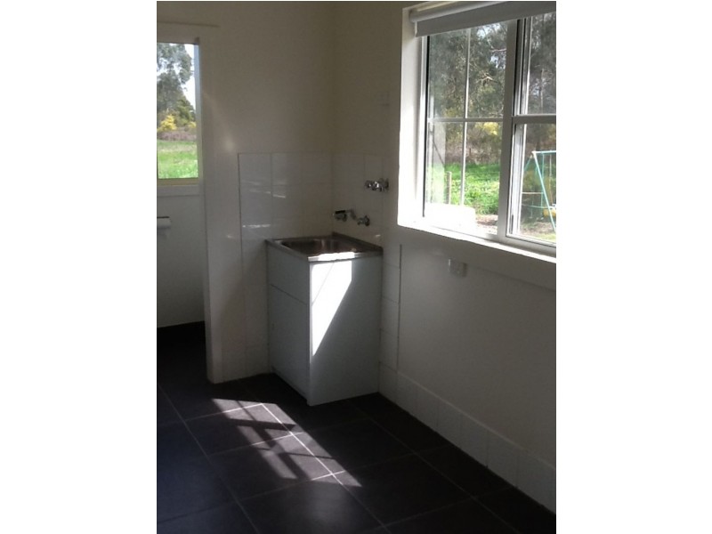 9 Alexanders Road, Cobden VIC 3266