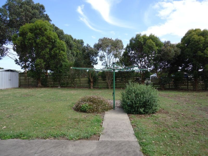 15 Commercial Road, Koroit VIC 3282
