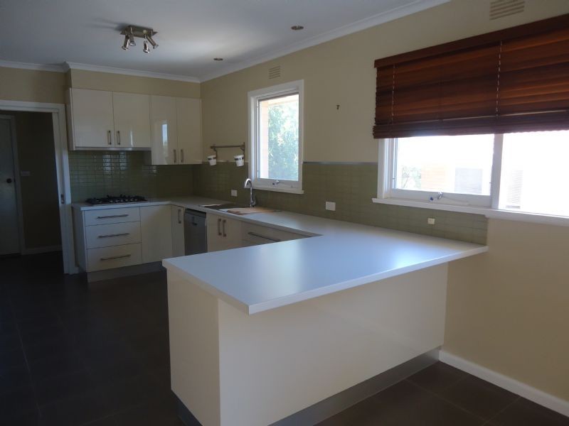 6 Omega Crescent, Warrnambool VIC 3280