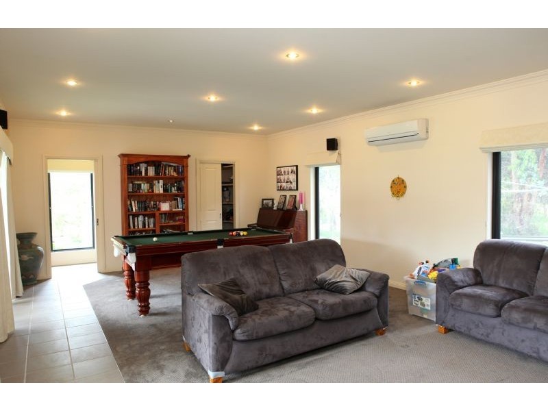 27 Bridge Road, Bushfield VIC 3281