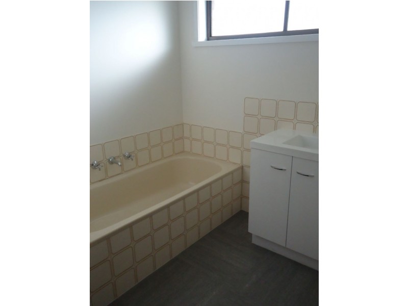 916 Raglan Parade, Warrnambool VIC 3280