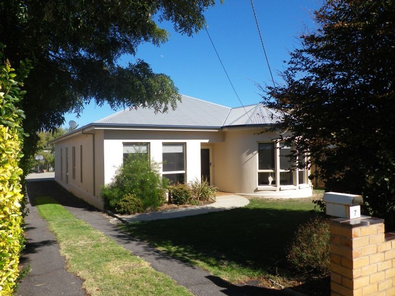 7 Birdwood Avenue, Warrnambool VIC 3280