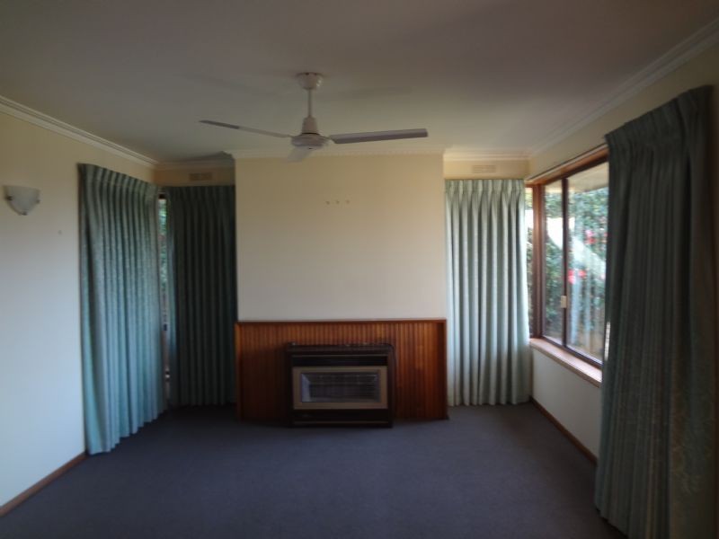 17 Shirley Grove, Warrnambool VIC 3280