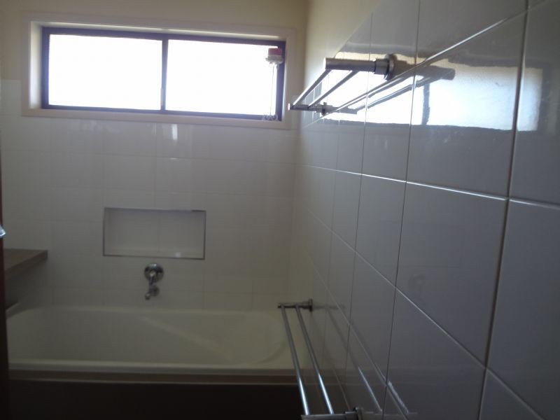 17 Shirley Grove, Warrnambool VIC 3280