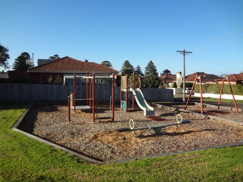 17 Shirley Grove, Warrnambool VIC 3280