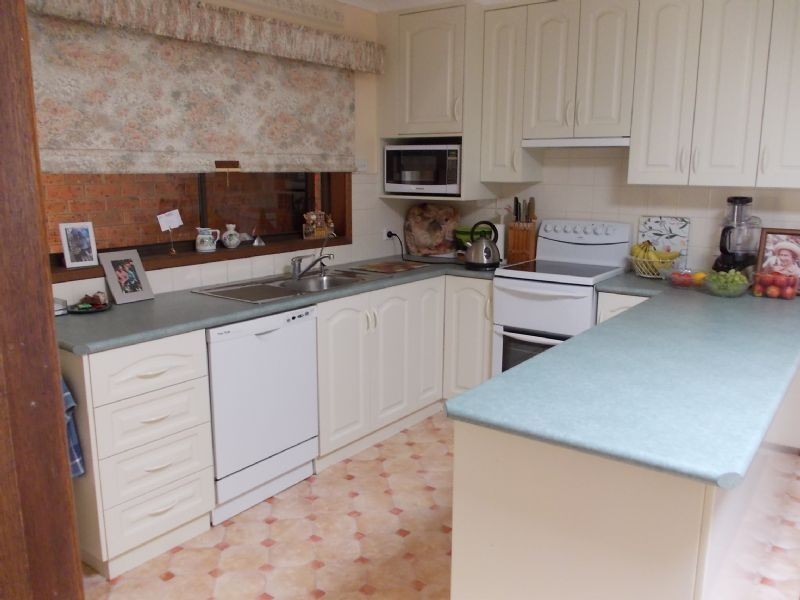 2 Pecten Ave, Warrnambool VIC 3280