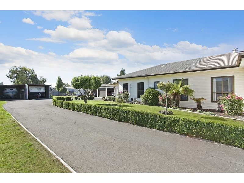 18 Thompson Street, Terang VIC 3264