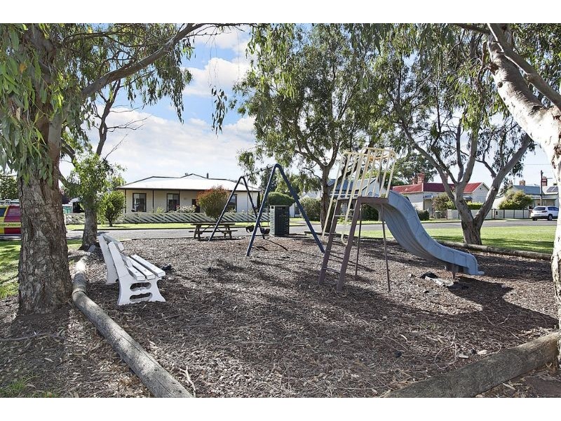 18 Thompson Street, Terang VIC 3264