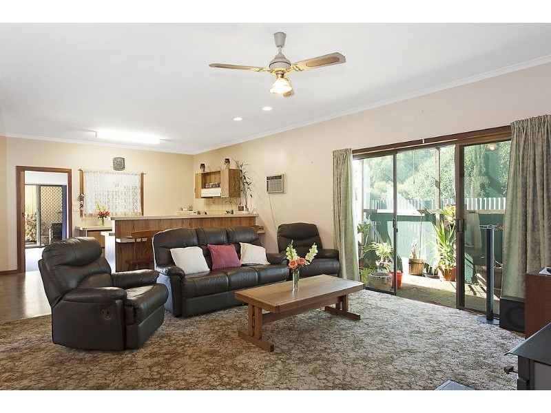 18 Thompson Street, Terang VIC 3264