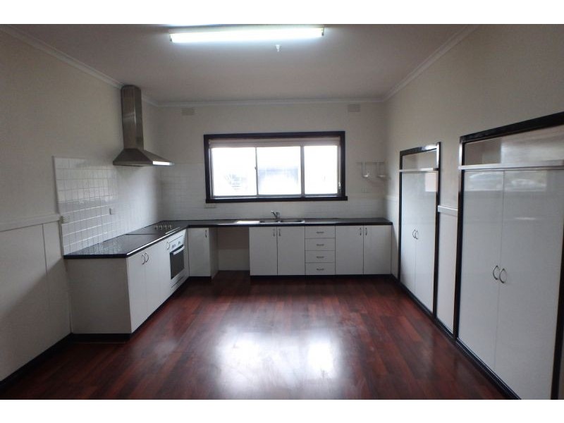 11 Irvings Lane, Koroit VIC 3282