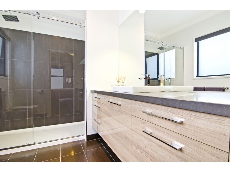 11 Spring Garden Drive, Warrnambool VIC 3280