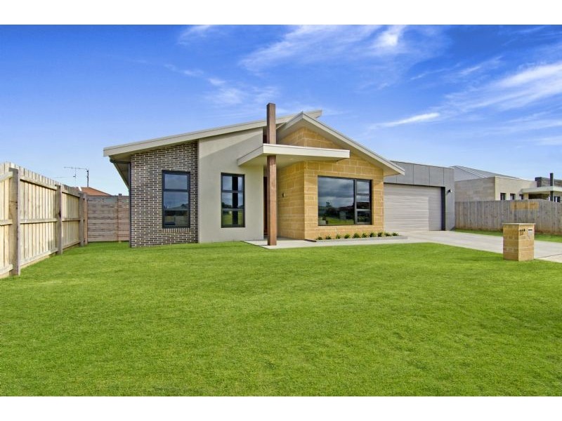 11 Spring Garden Drive, Warrnambool VIC 3280
