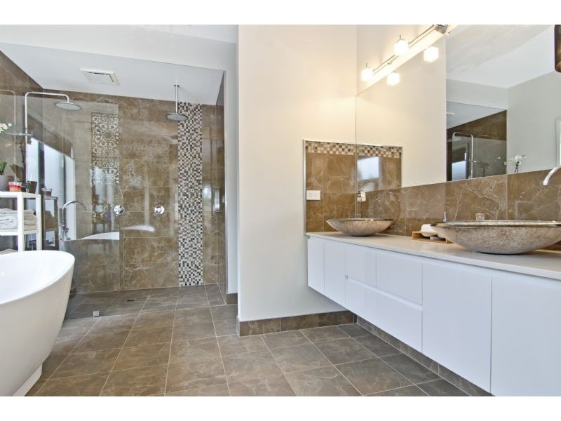 25 Boston Drive, Warrnambool VIC 3280