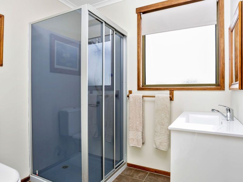 2 Glenview Drive, Warrnambool VIC 3280