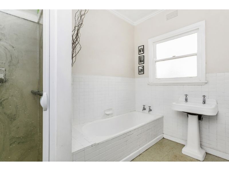 16 Wildwood Crescent, Warrnambool VIC 3280